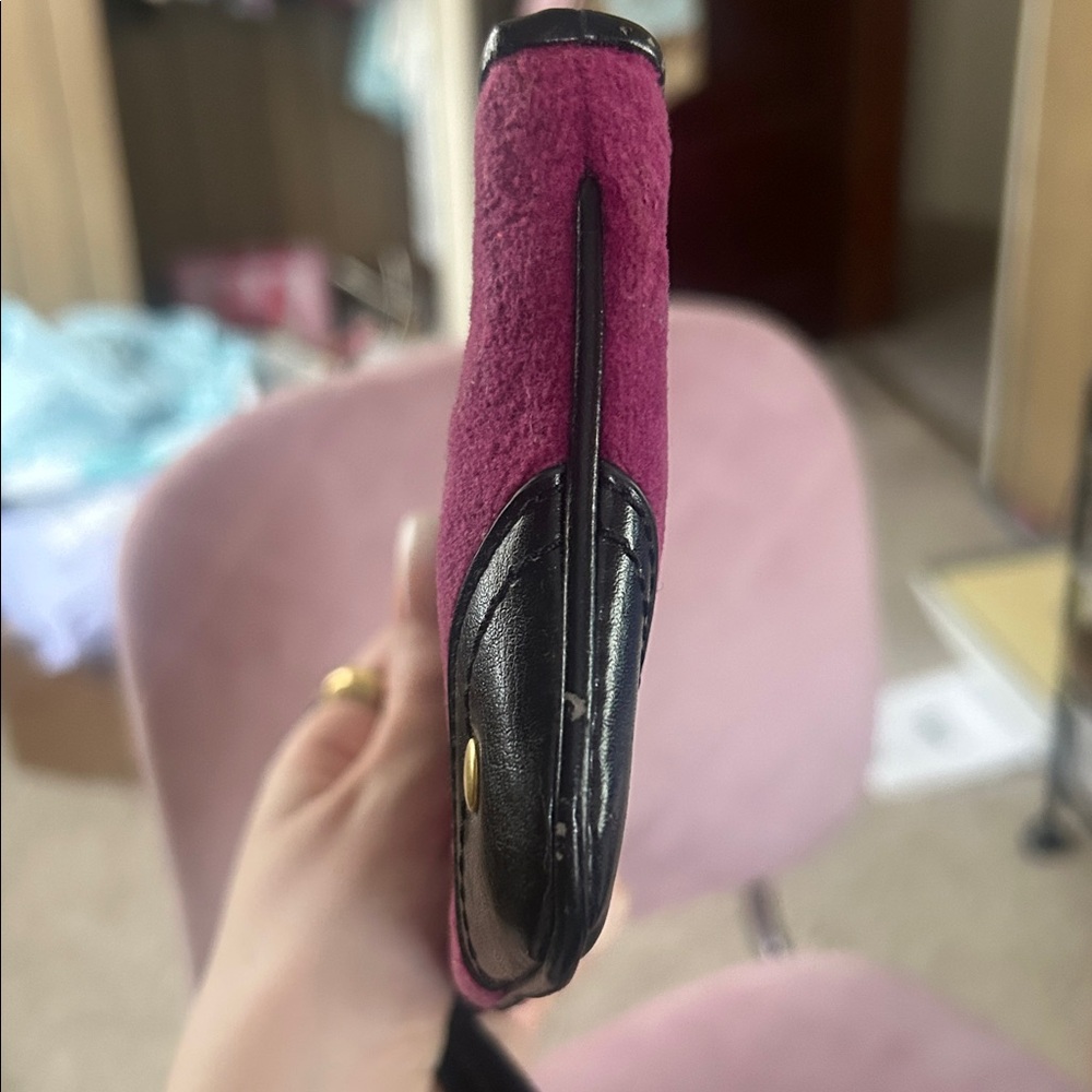 Juicy Couture vintage Magenta Wristlet - Picture 3 of 6